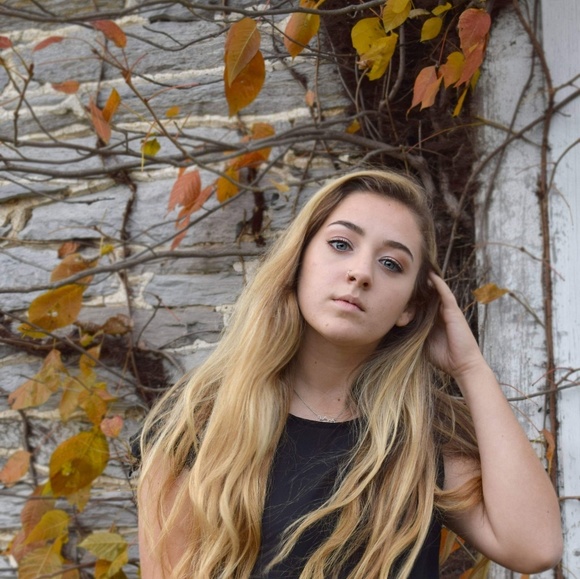 Meet your Posher, Gracey - Picture 1 of 1